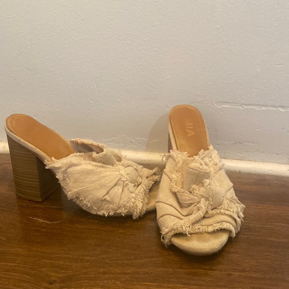 Canvas bow chunky heels